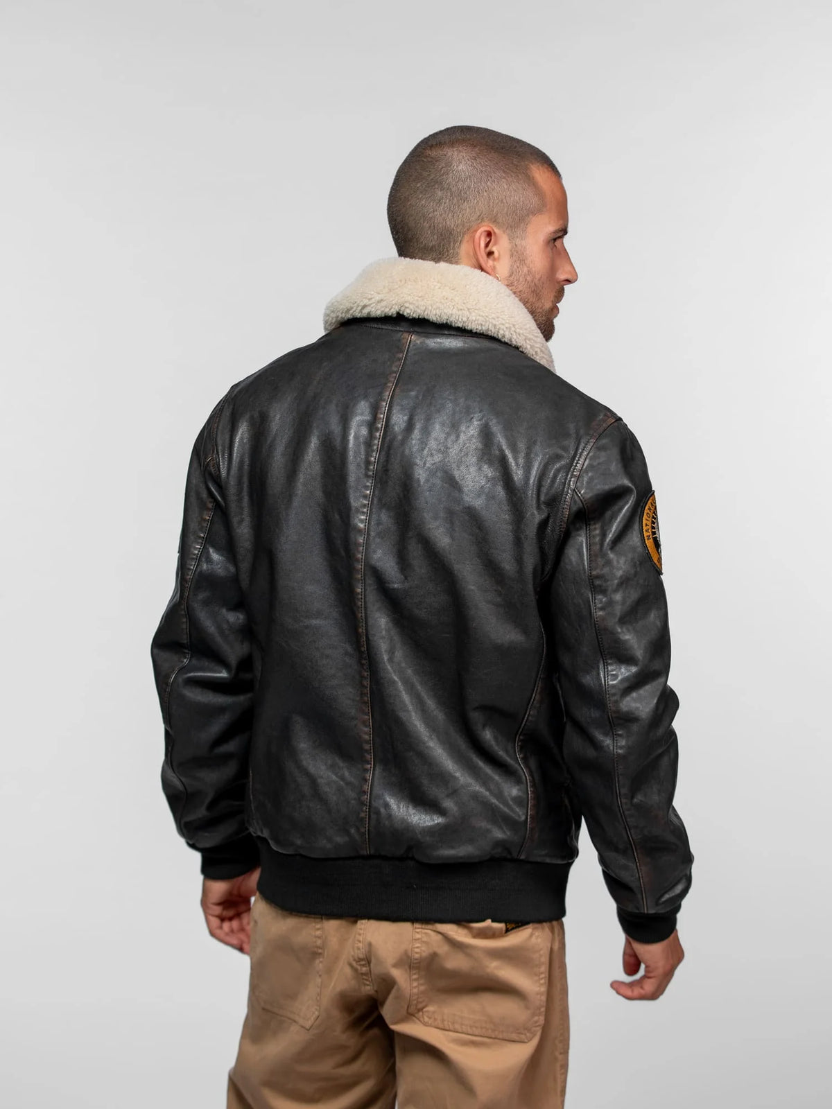 Chaqueta de cuero estilo aviador