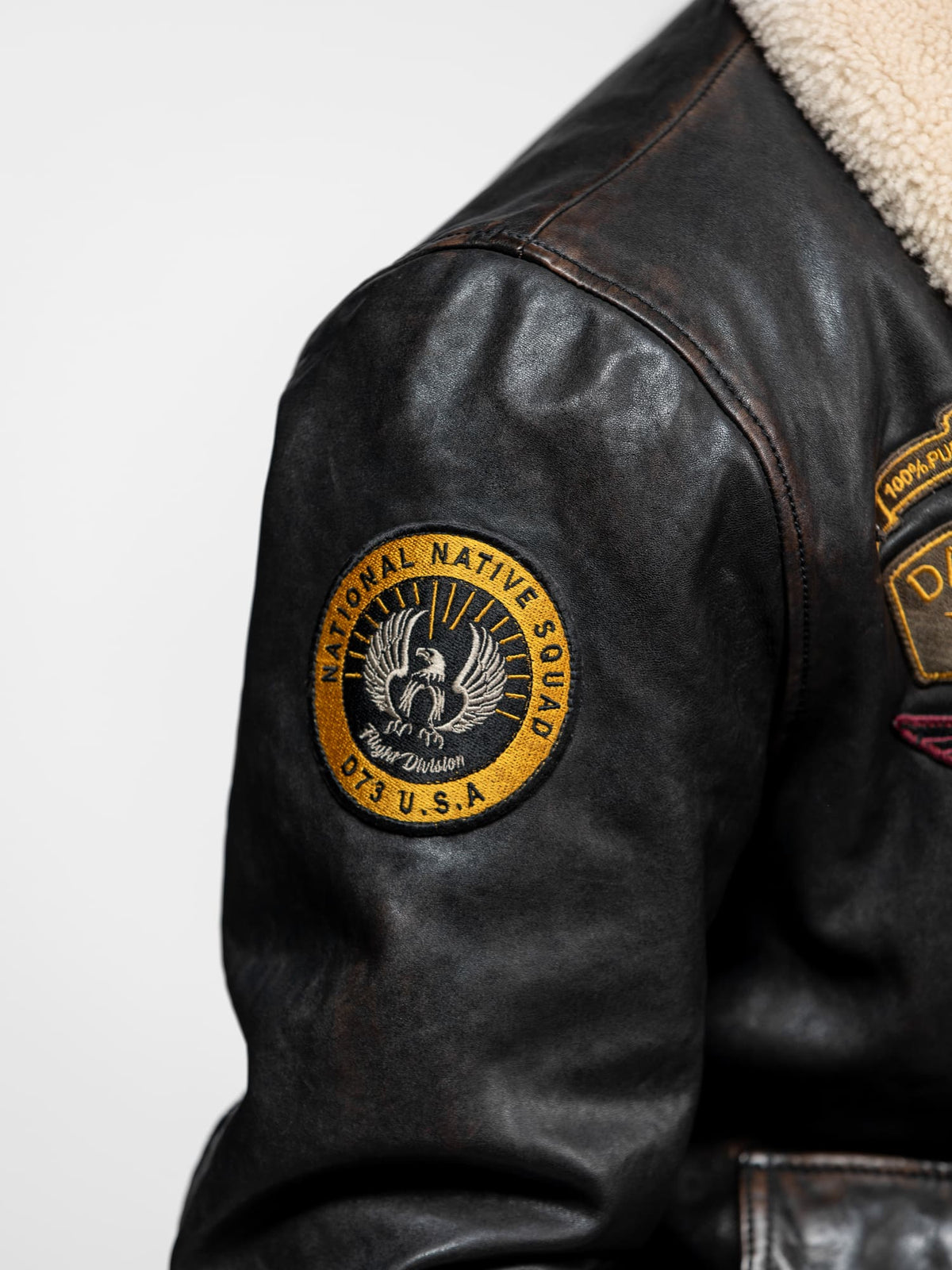 Chaqueta de cuero estilo aviador