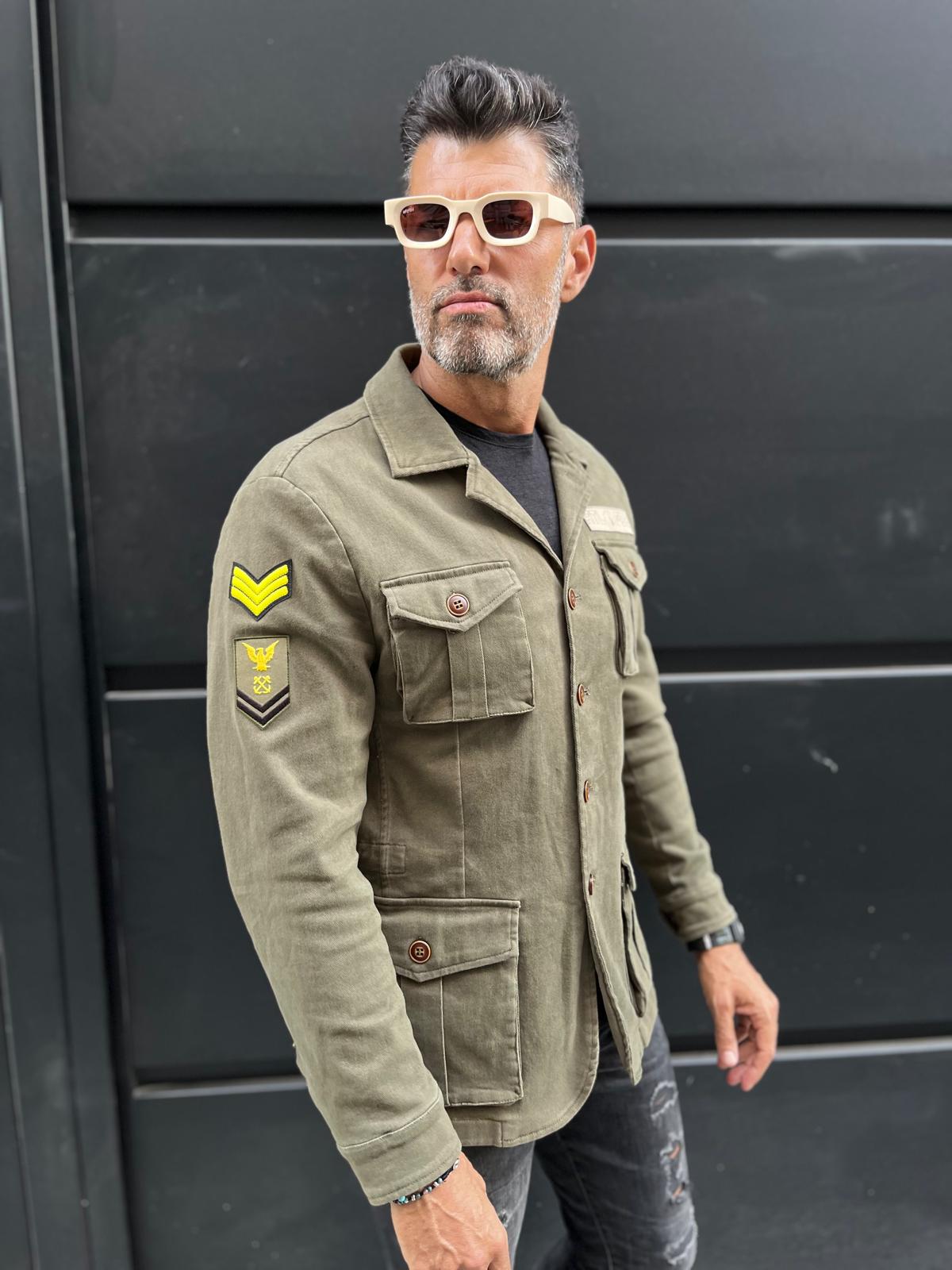 Chaqueta estilo militar berne