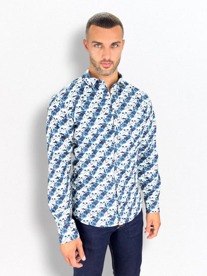 Camisa slim fit de hombre con estampado de calaveras en algodón y elastano