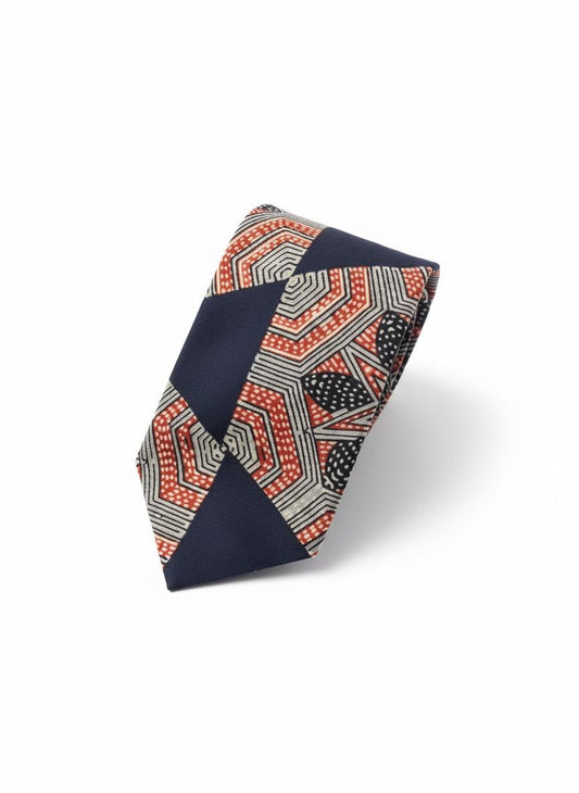 Corbata medita